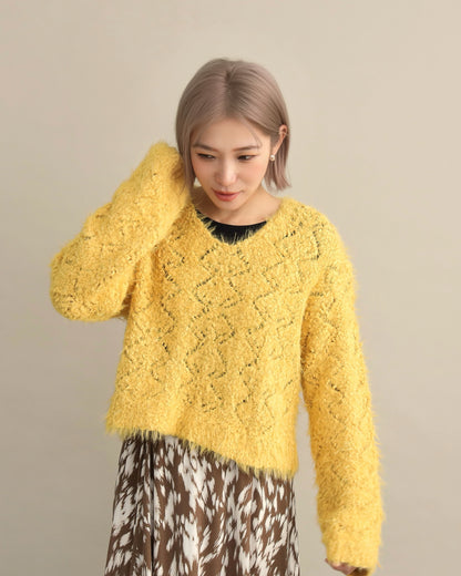 ふわシャギーVネックショートニット