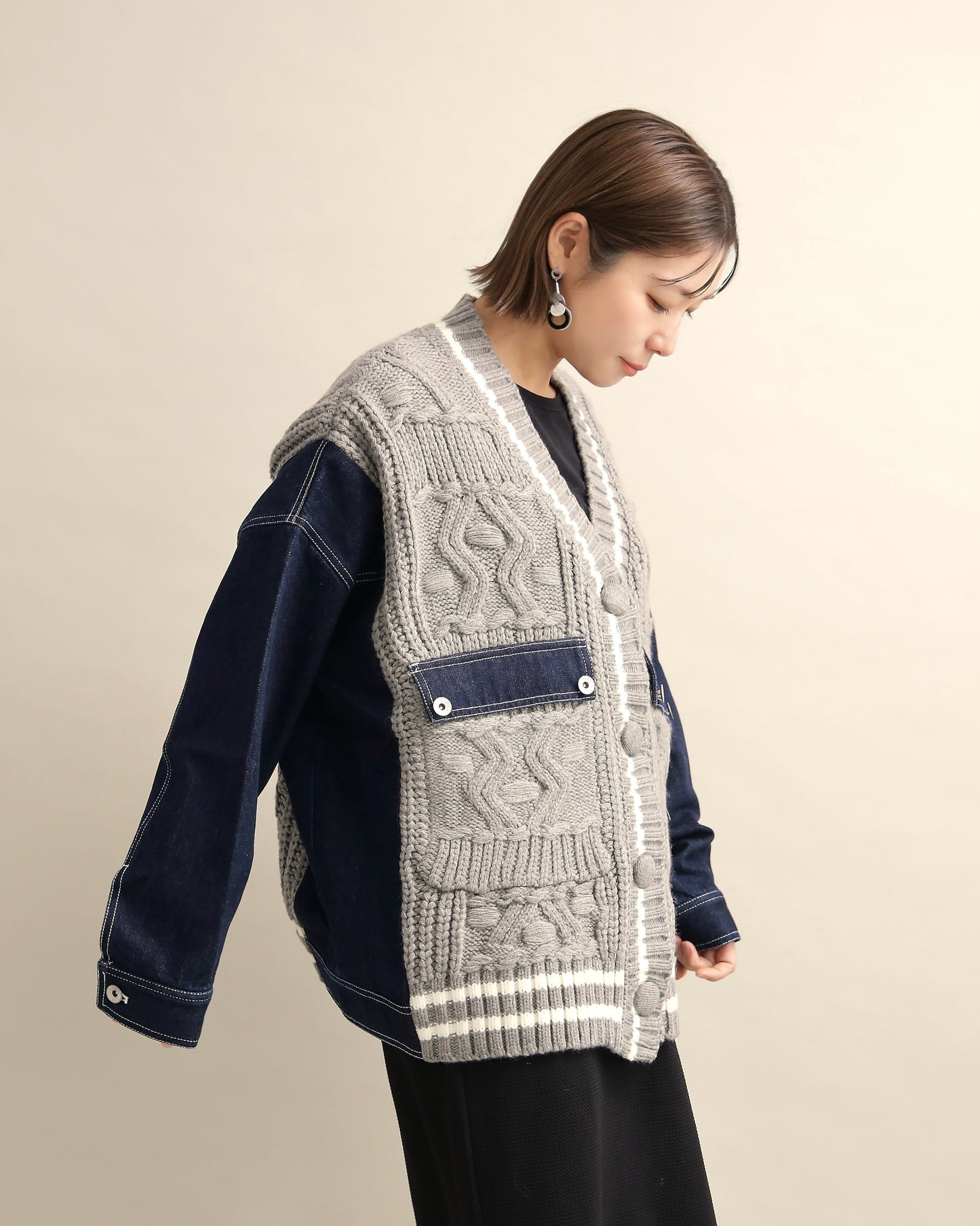 デニムスリーブ異素材ミックスケーブルニットカーディガン