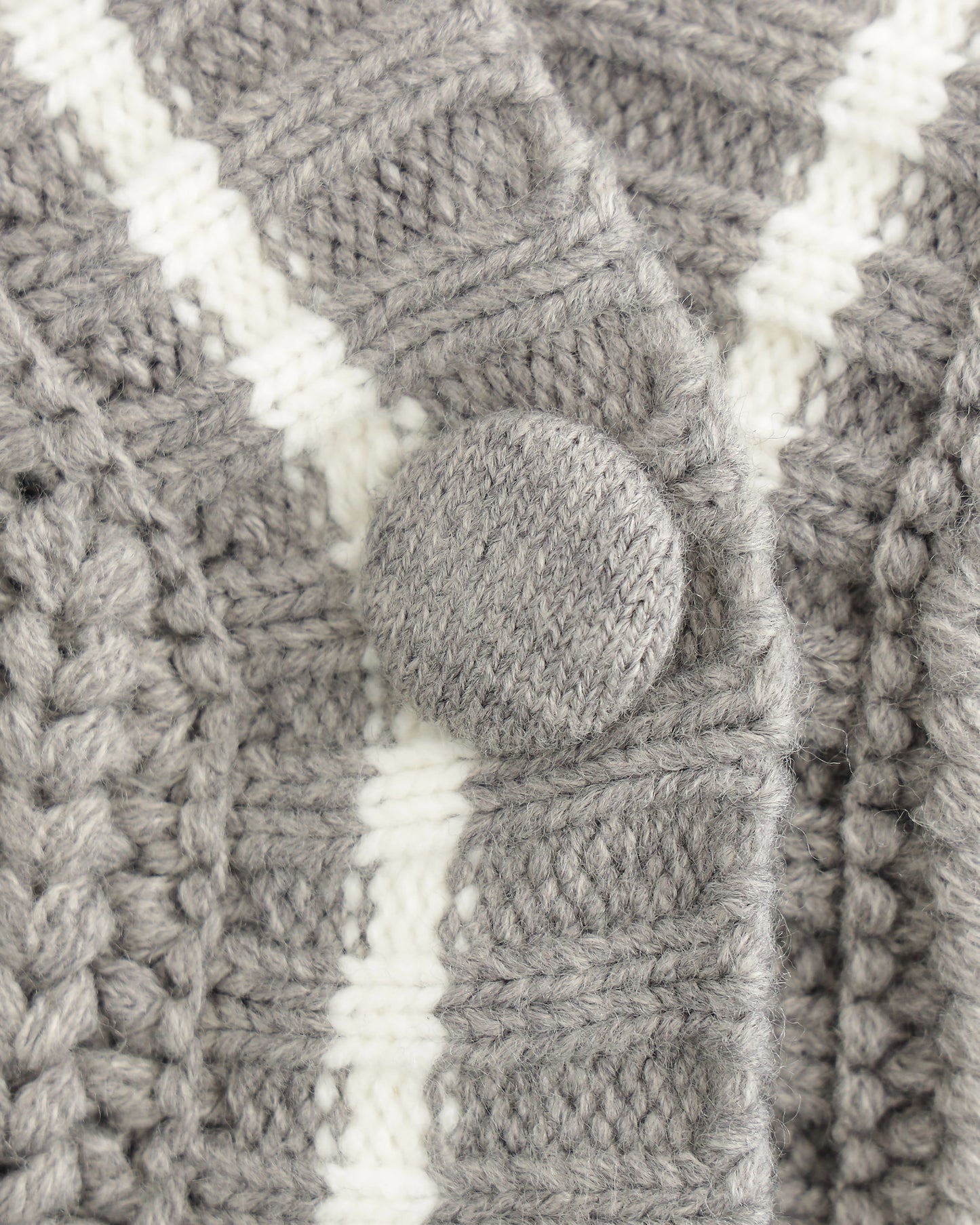 デニムスリーブ異素材ミックスケーブルニットカーディガン