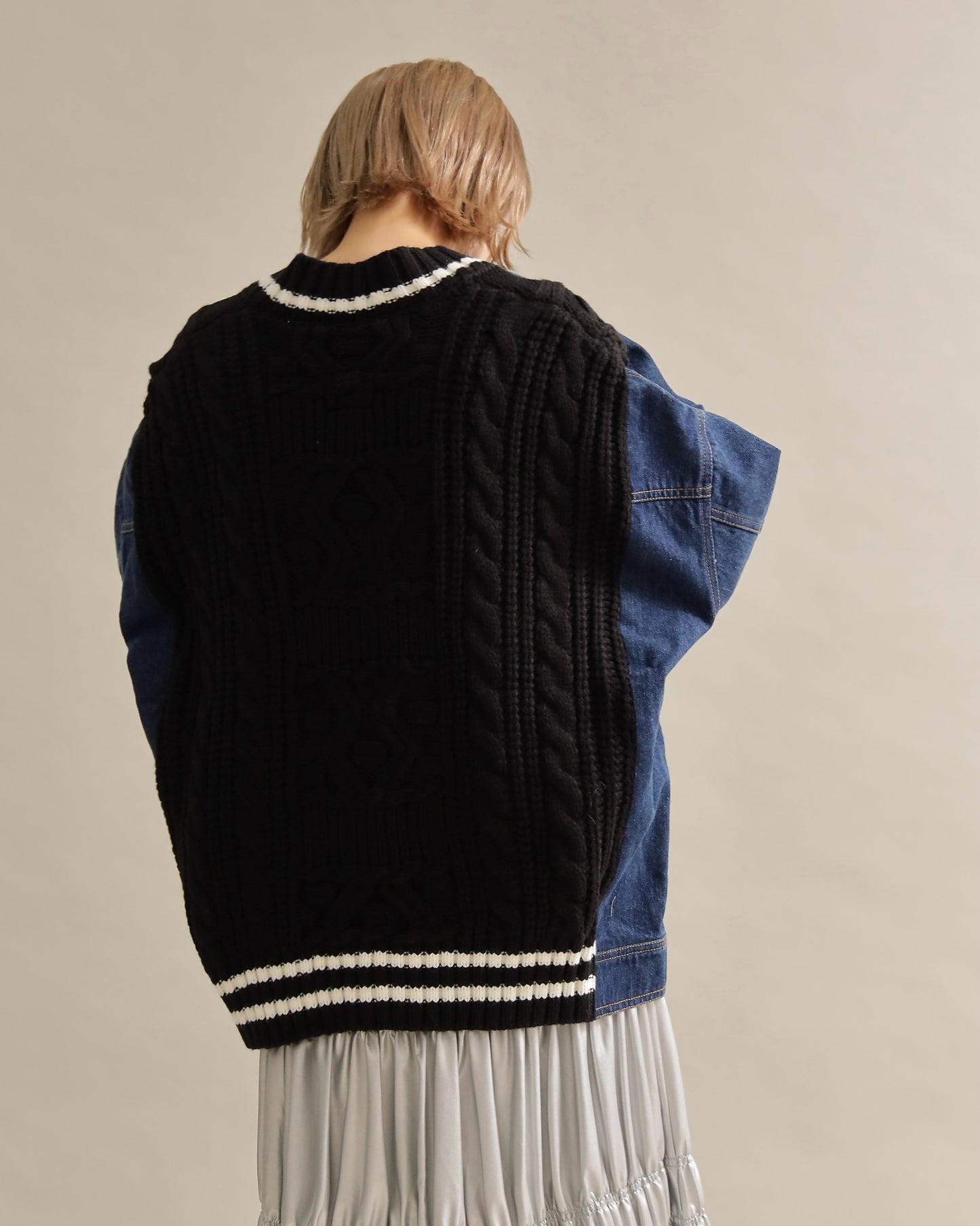 デニムスリーブ異素材ミックスケーブルニットカーディガン