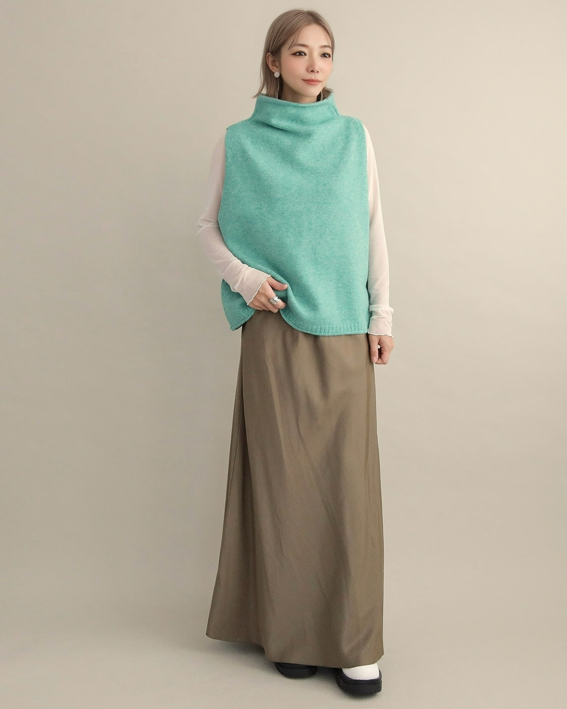 ソフトタッチハイネックレイヤードベスト