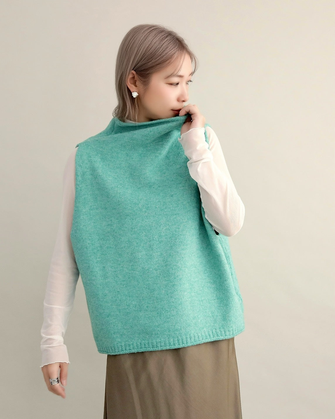 ソフトタッチハイネックレイヤードベスト