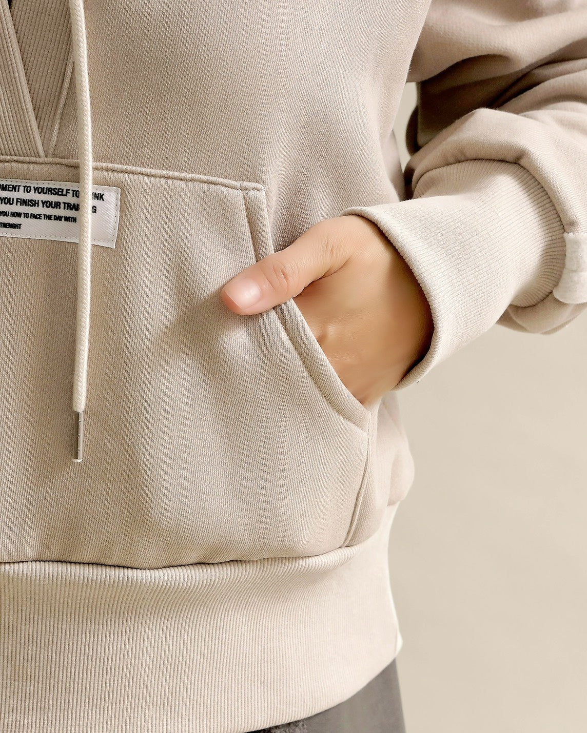 スリットスリーブ・ショートフーディー