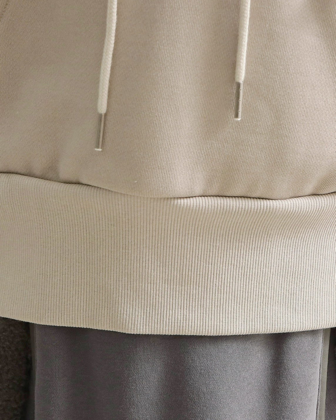 スリットスリーブ・ショートフーディー