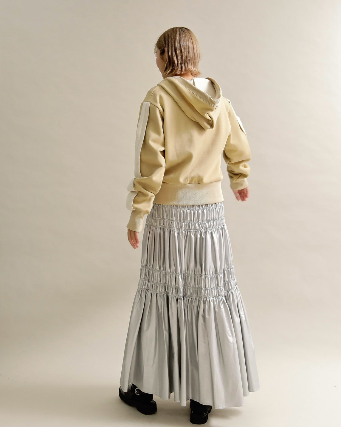 スリットスリーブ・ショートフーディー