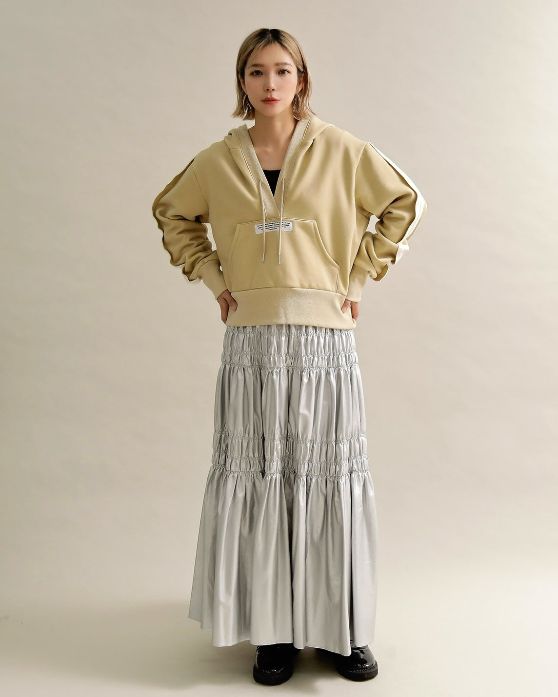 スリットスリーブ・ショートフーディー