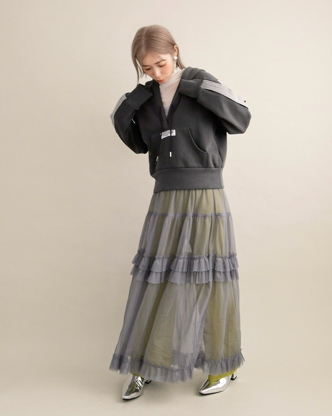 スリットスリーブ・ショートフーディー