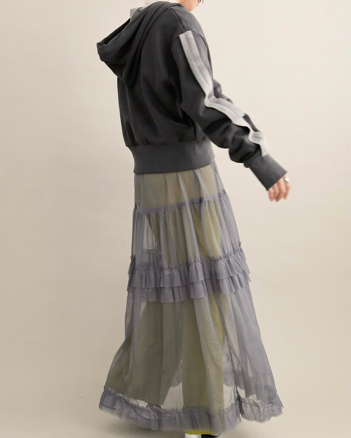 スリットスリーブ・ショートフーディー