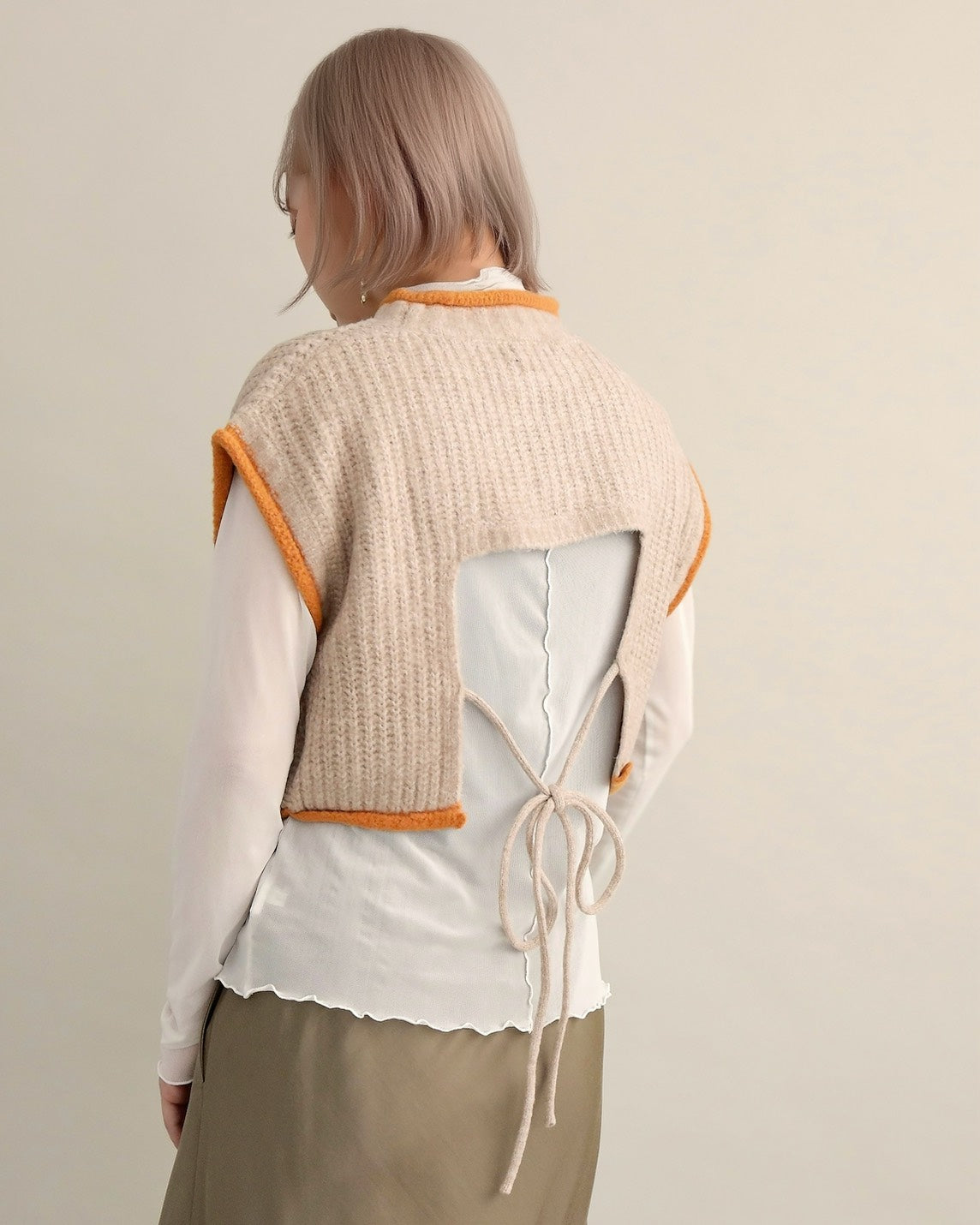 バックスリットニットショートジレ