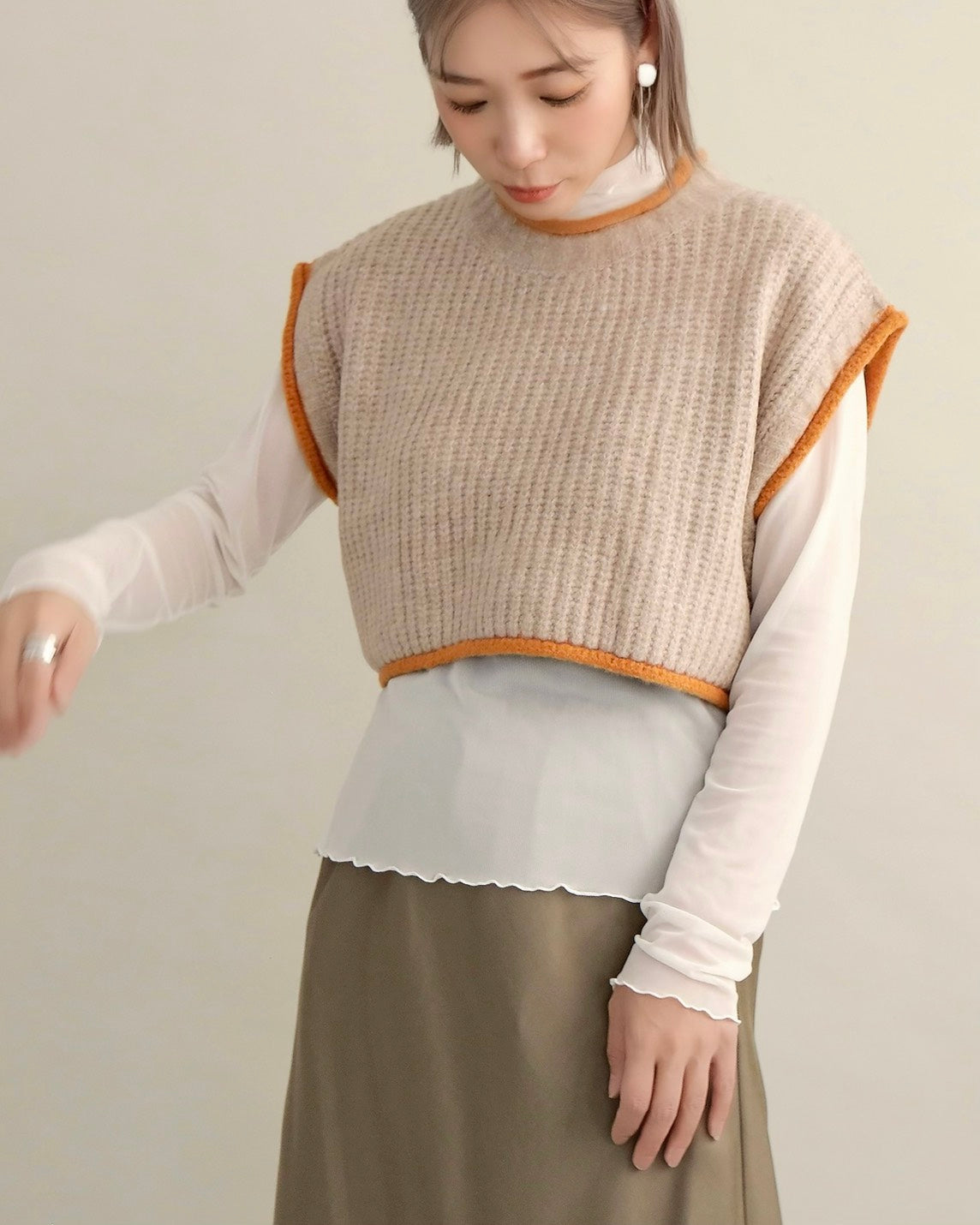 バックスリットニットショートジレ