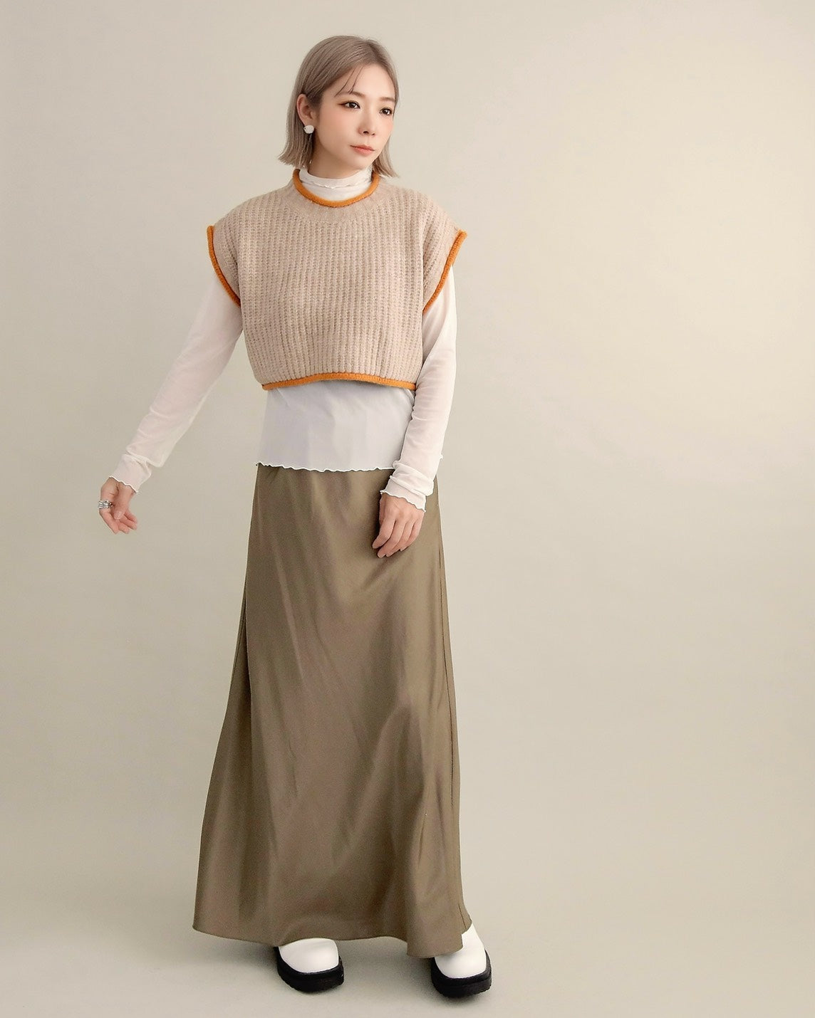 バックスリットニットショートジレ