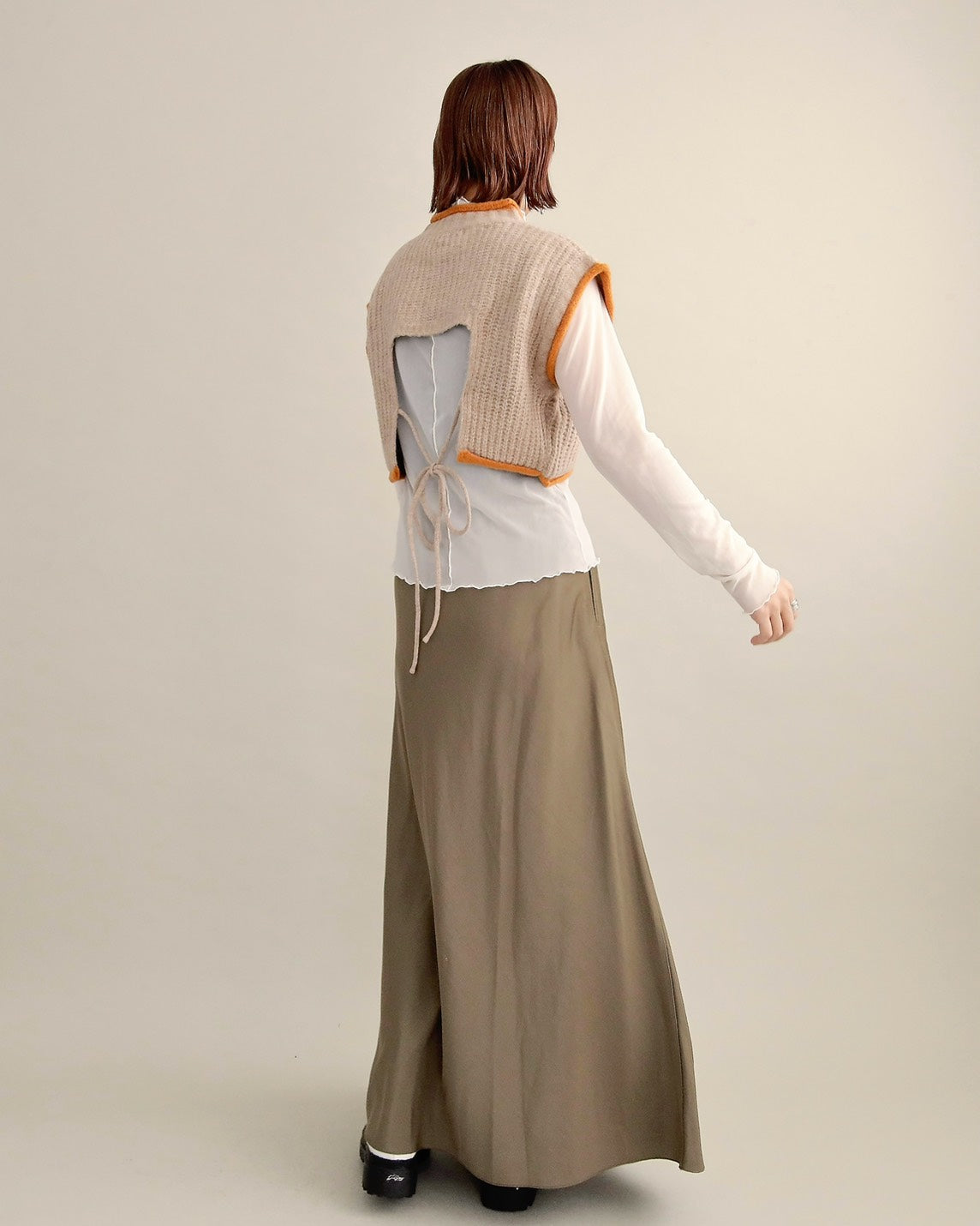 バックスリットニットショートジレ