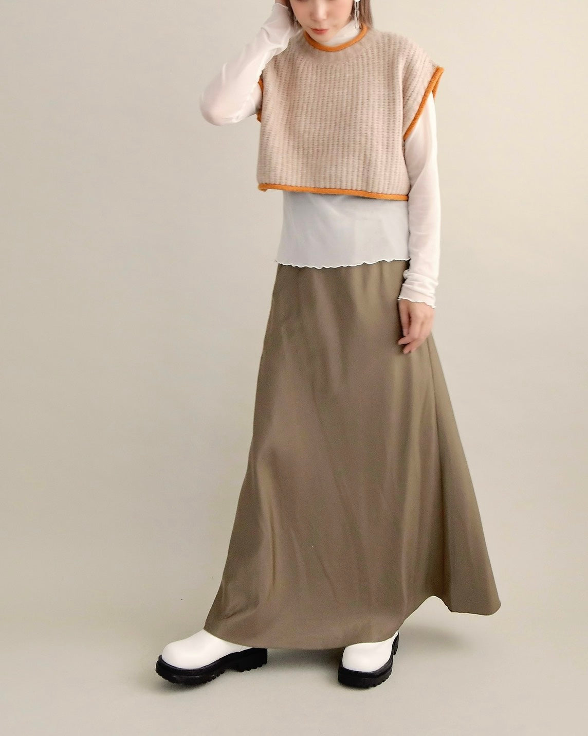 バックスリットニットショートジレ