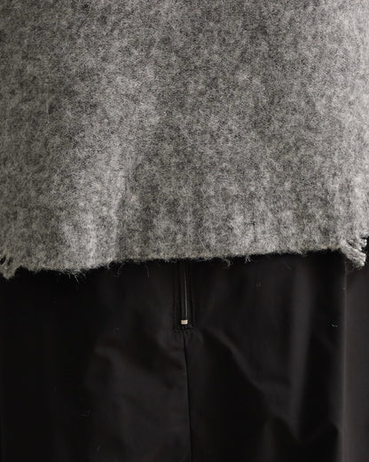 フワモコロゴルーズニット