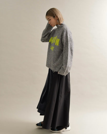 フワモコロゴルーズニット