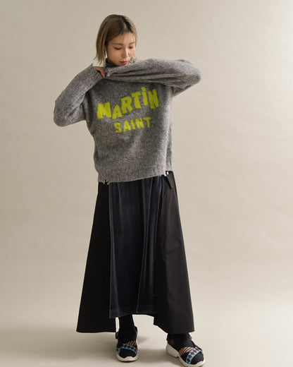 フワモコロゴルーズニット