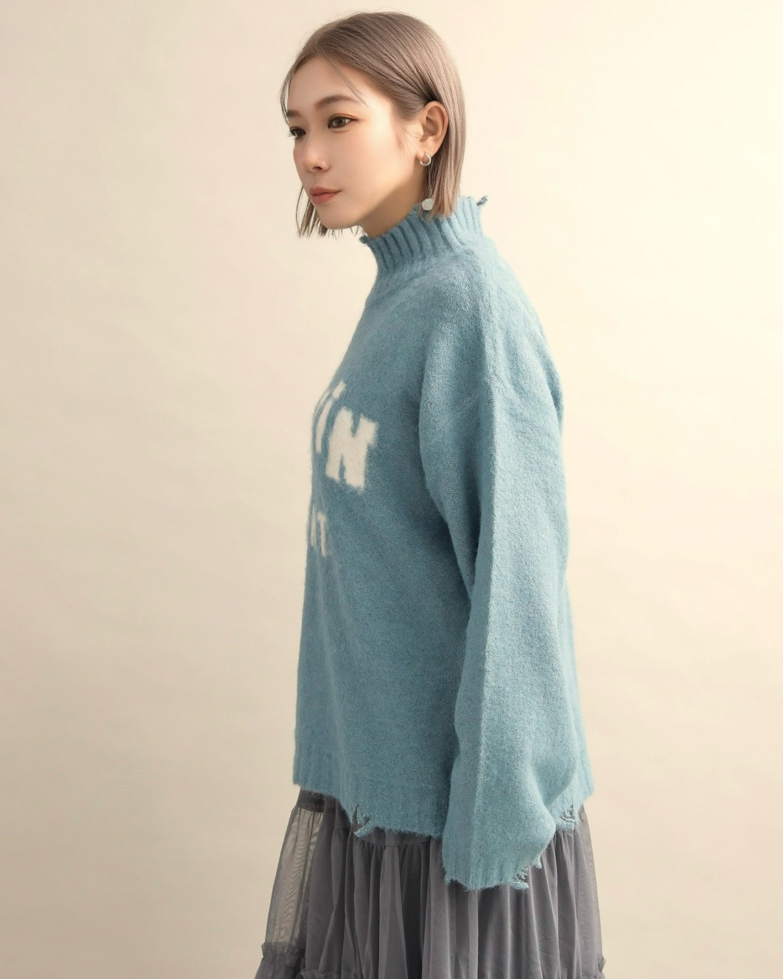 フワモコロゴルーズニット