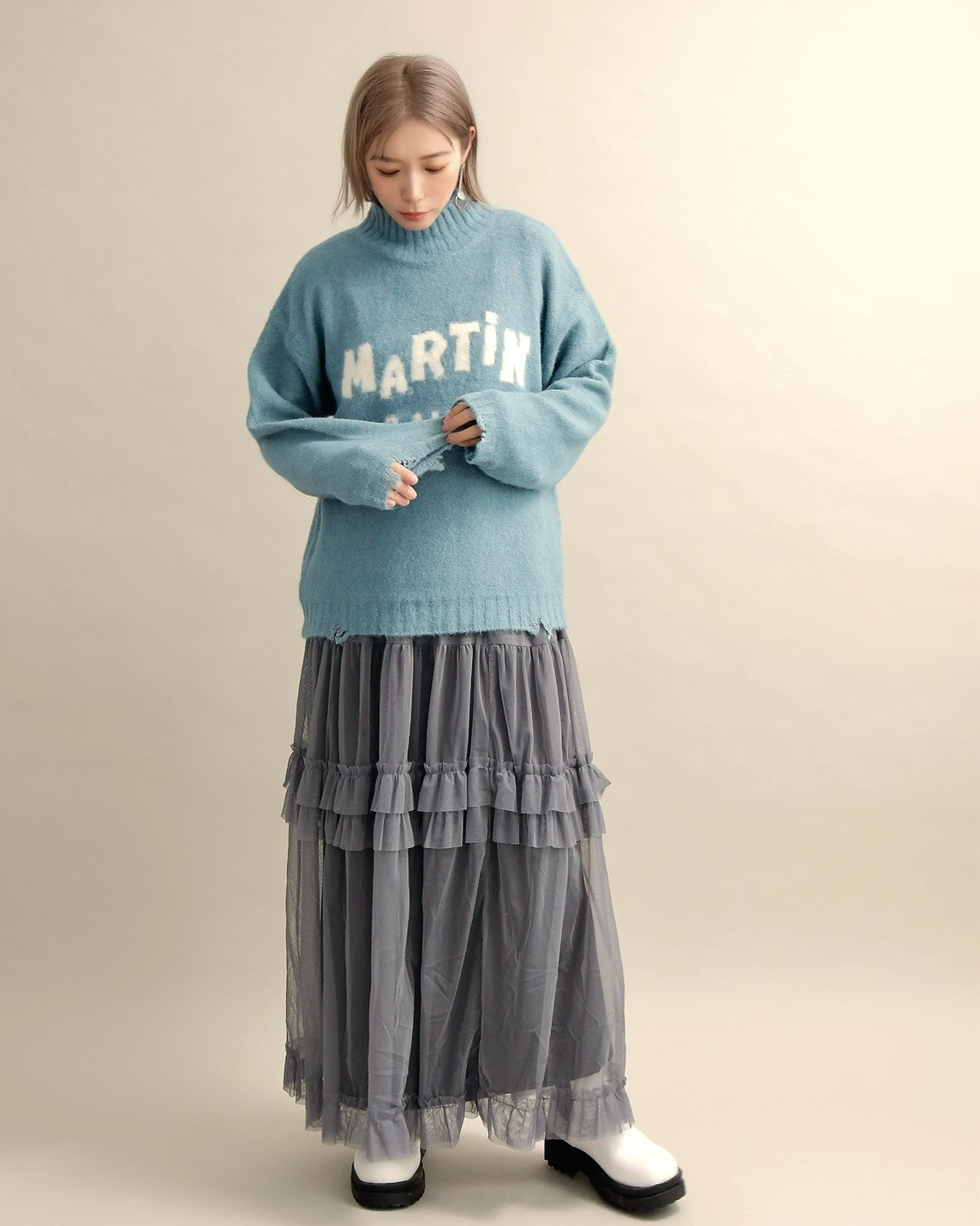 フワモコロゴルーズニット