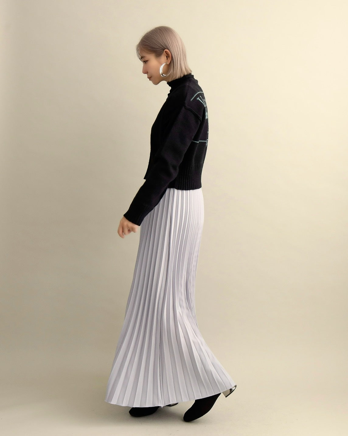 バックロゴショートカーディガン