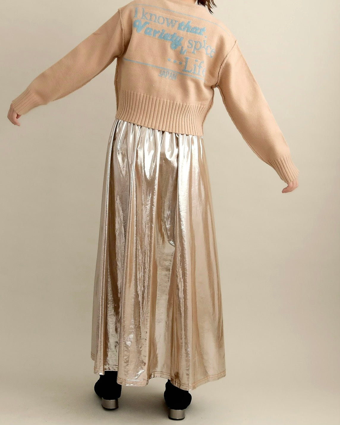 バックロゴショートカーディガン