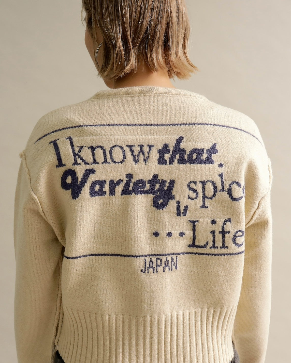 バックロゴショートカーディガン