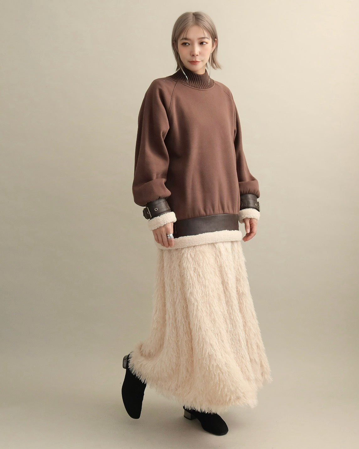 エコレザー×ボア切り替えベルトデザインプルオーバー