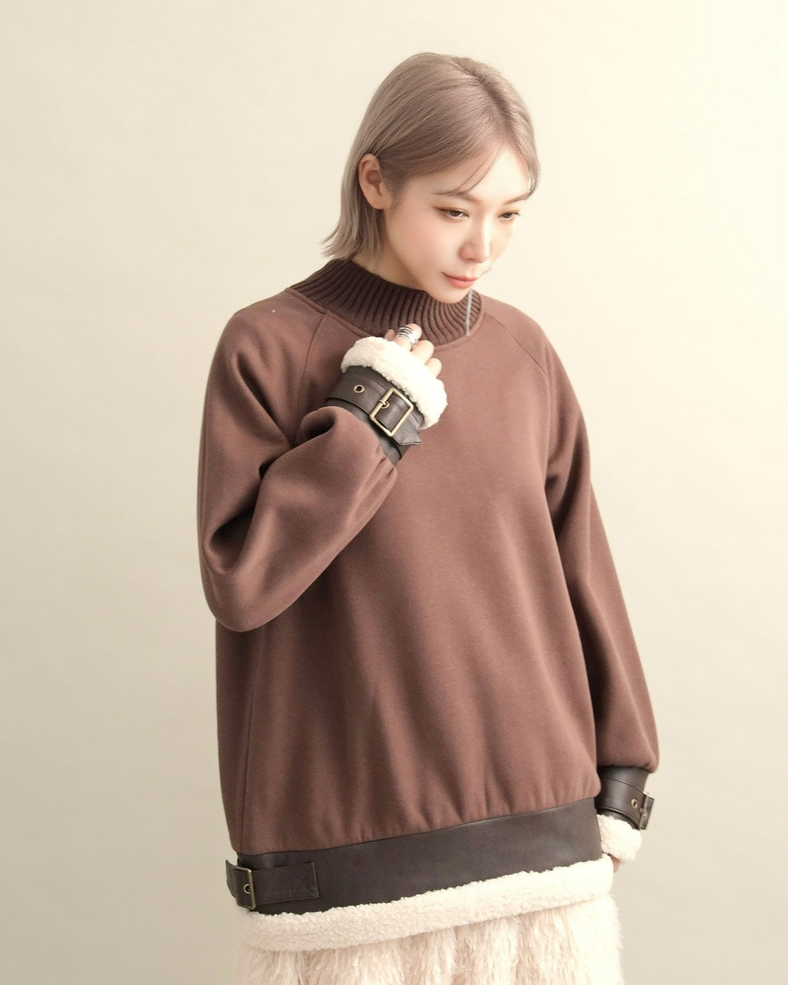 エコレザー×ボア切り替えベルトデザインプルオーバー