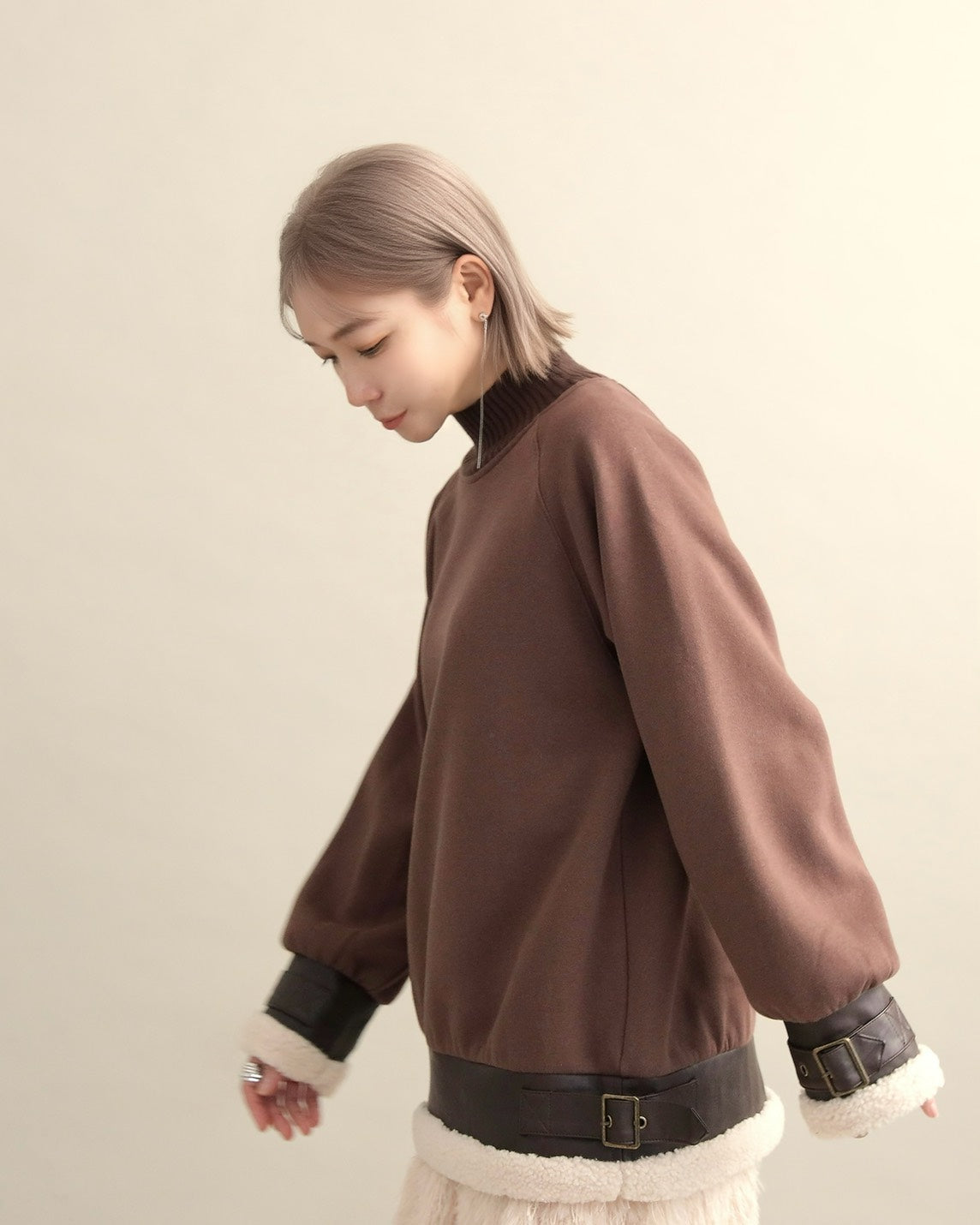 エコレザー×ボア切り替えベルトデザインプルオーバー