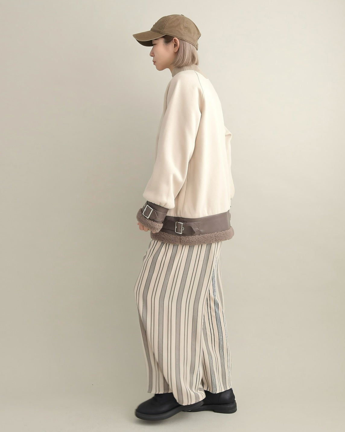 エコレザー×ボア切り替えベルトデザインプルオーバー