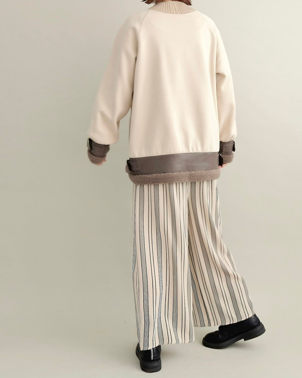 エコレザー×ボア切り替えベルトデザインプルオーバー