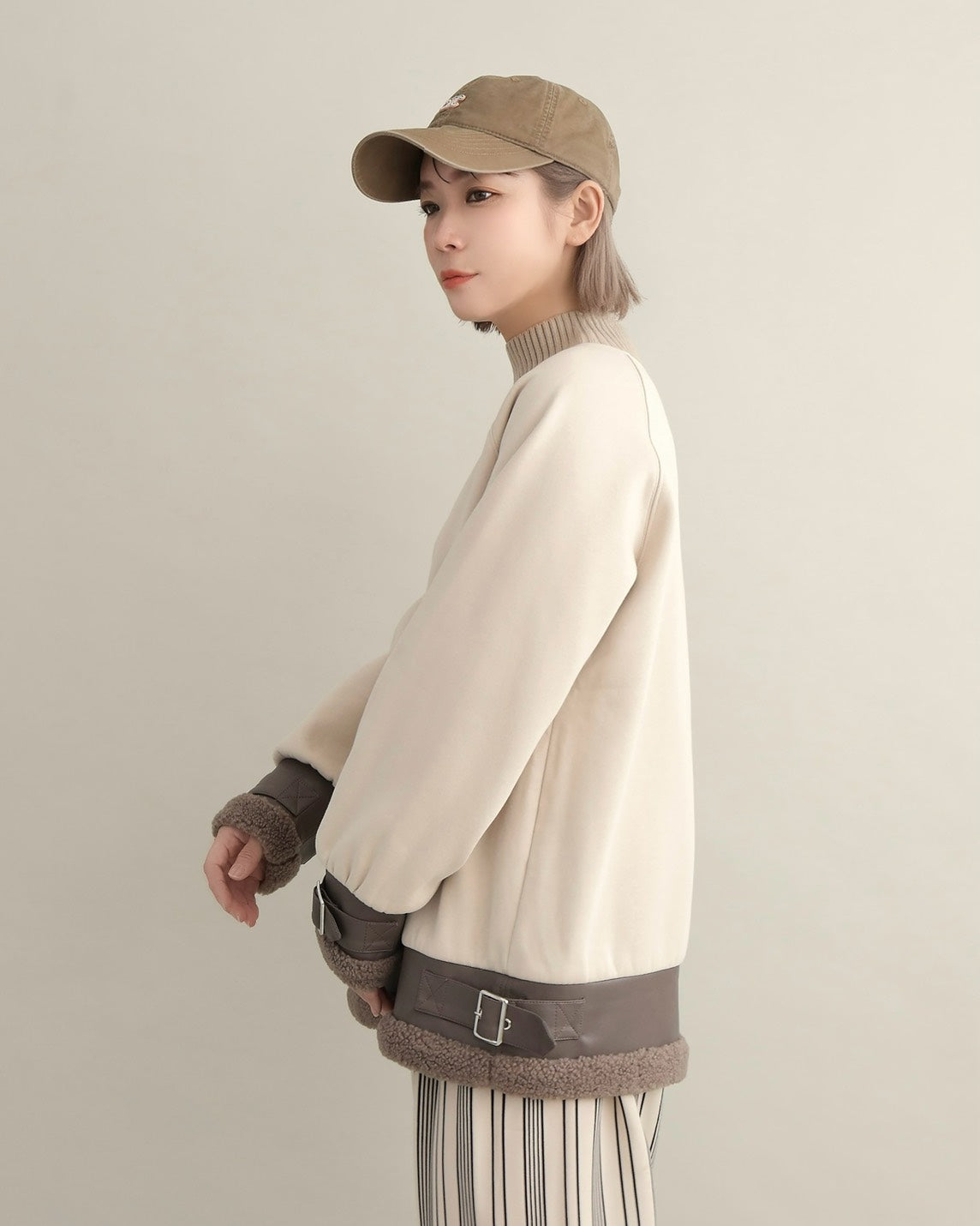 エコレザー×ボア切り替えベルトデザインプルオーバー