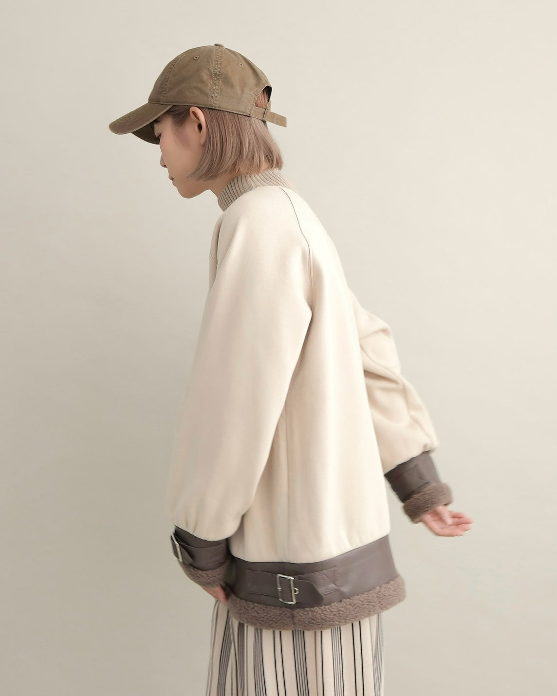 エコレザー×ボア切り替えベルトデザインプルオーバー