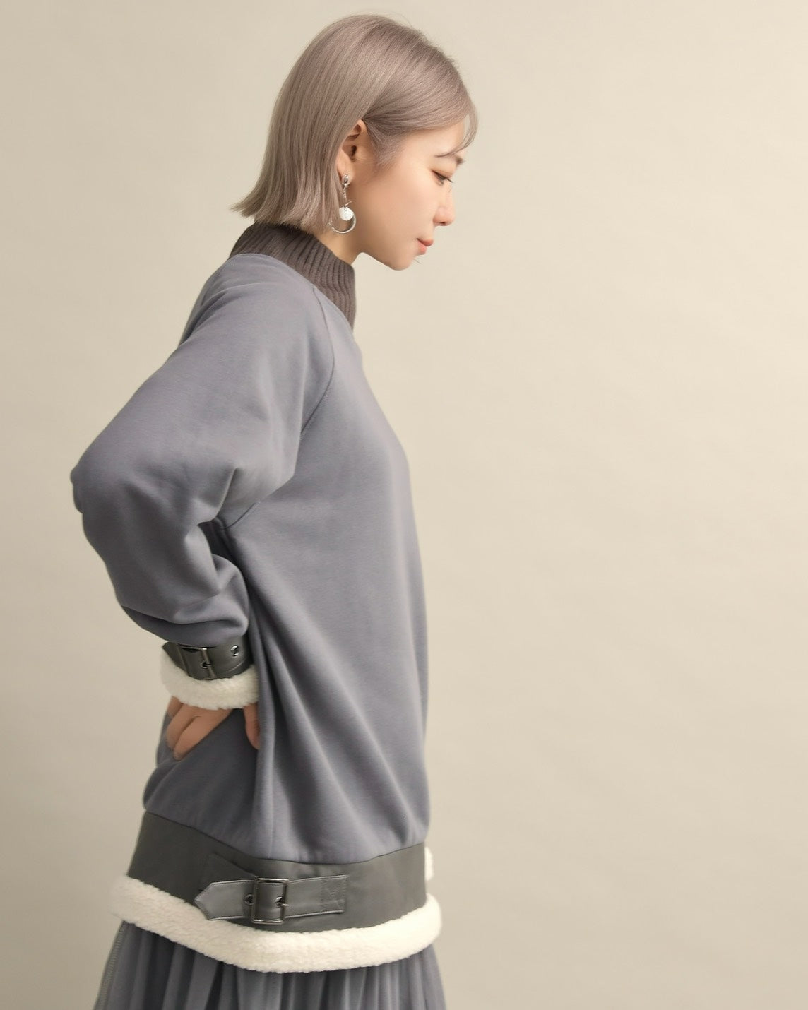 エコレザー×ボア切り替えベルトデザインプルオーバー