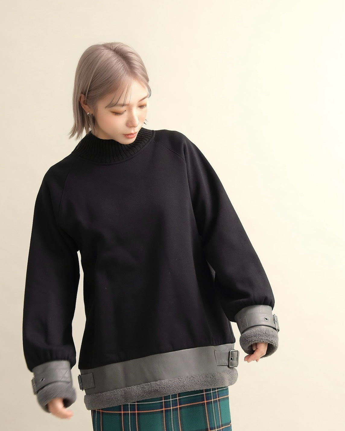 エコレザー×ボア切り替えベルトデザインプルオーバー