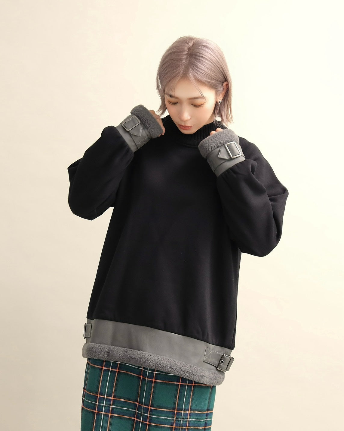 エコレザー×ボア切り替えベルトデザインプルオーバー