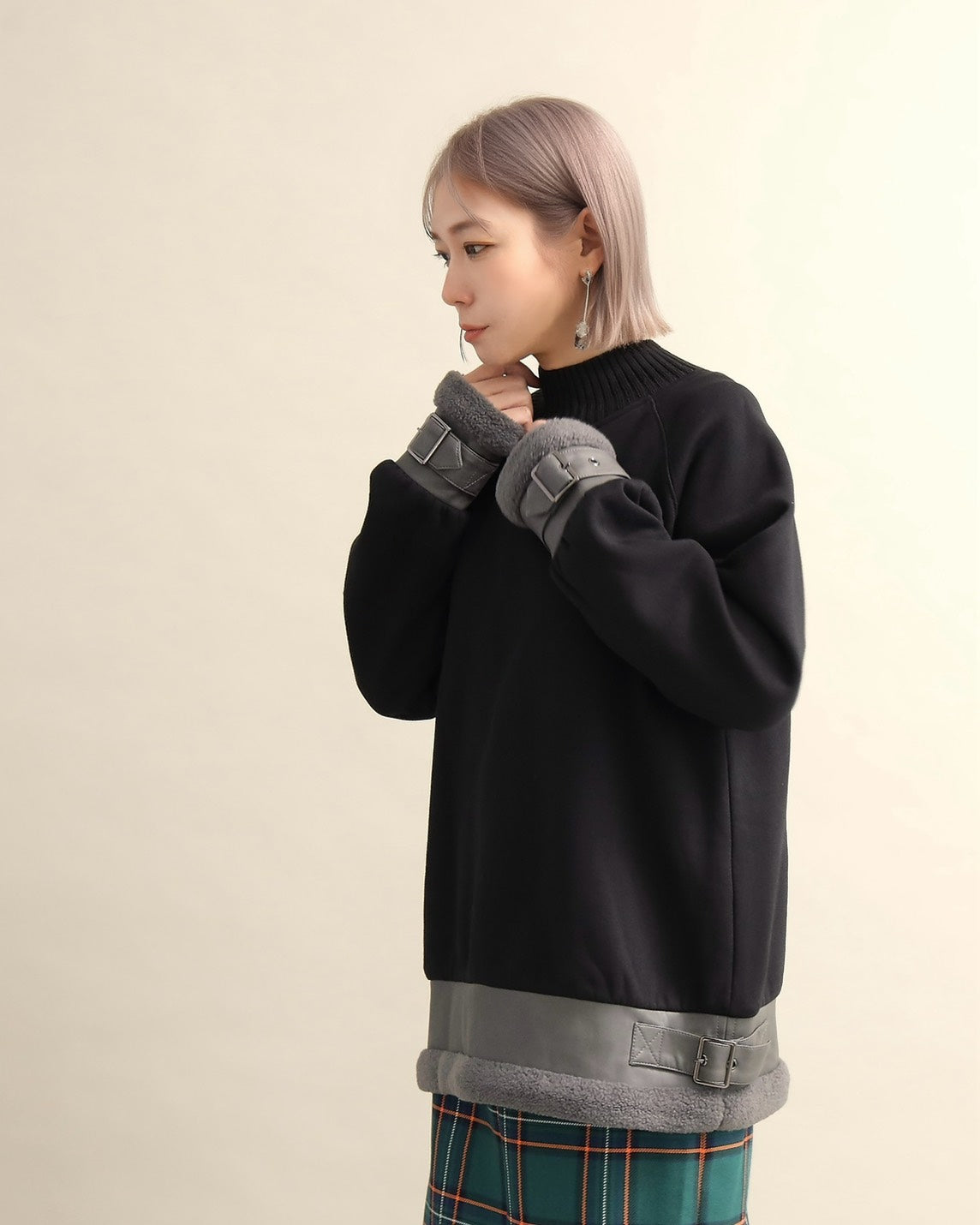 エコレザー×ボア切り替えベルトデザインプルオーバー