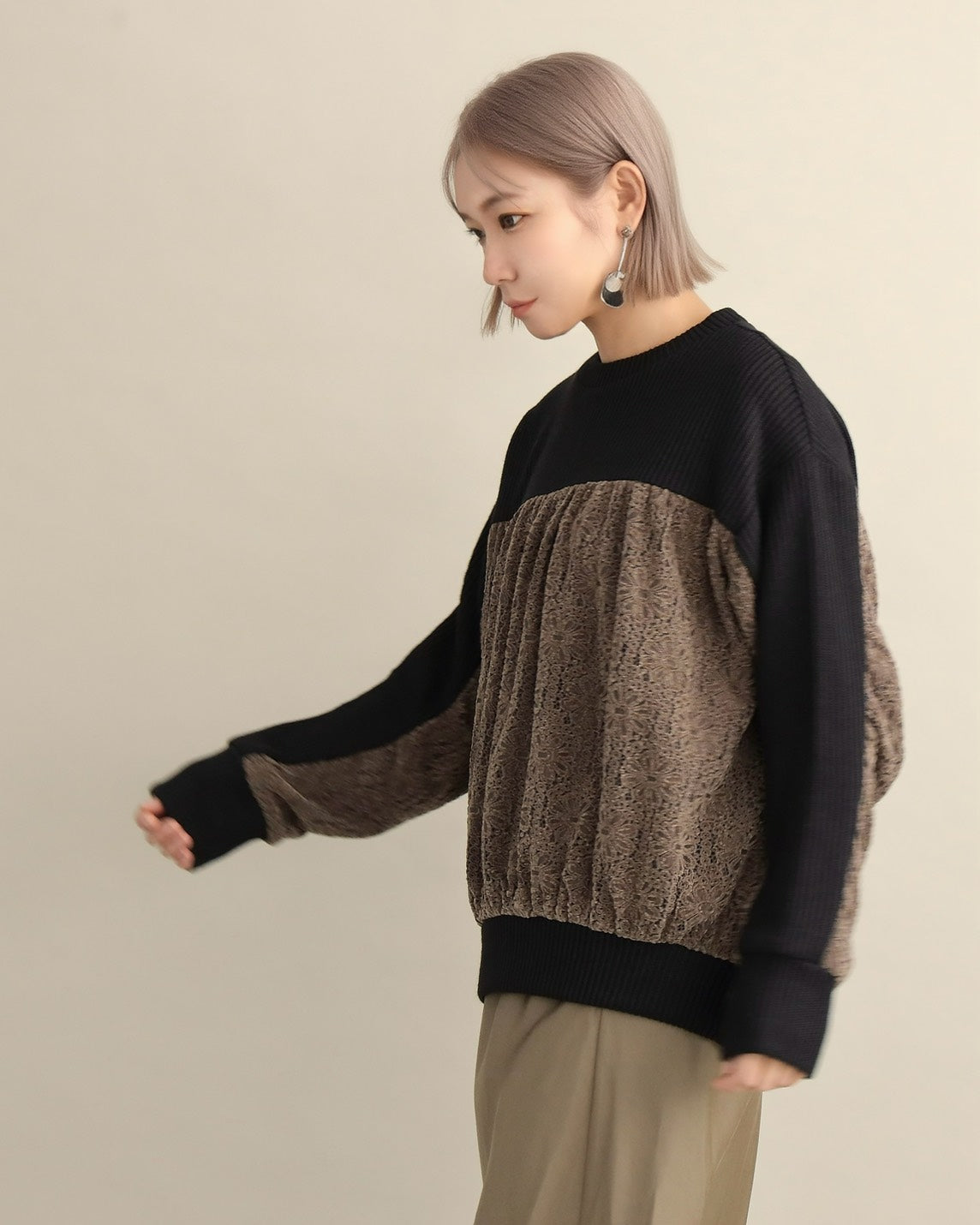 レース切り替えふんわりニットプルオーバー
