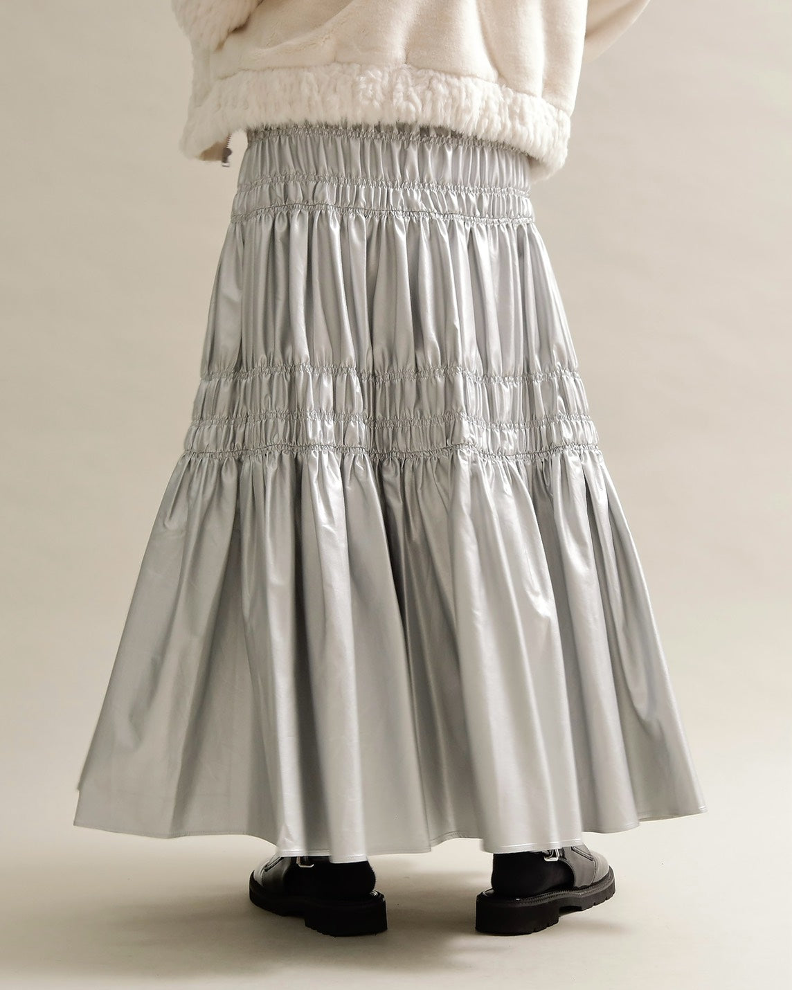シャーリングティアードメタリックスカート