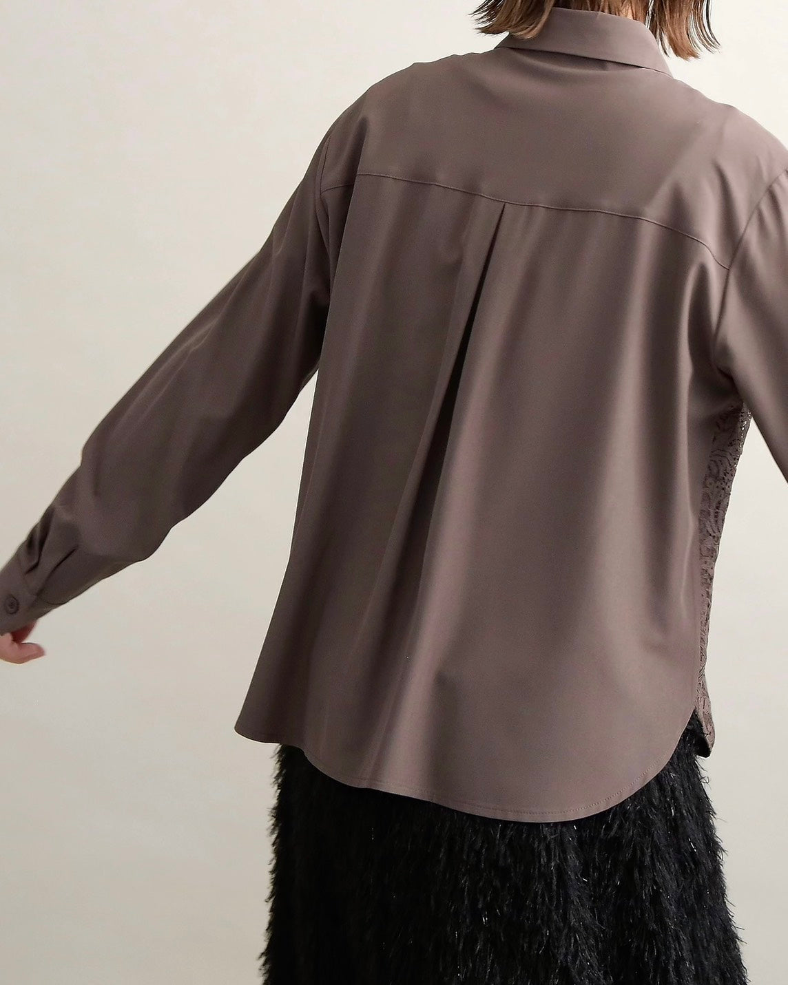 アシンメトリーレースシャツ