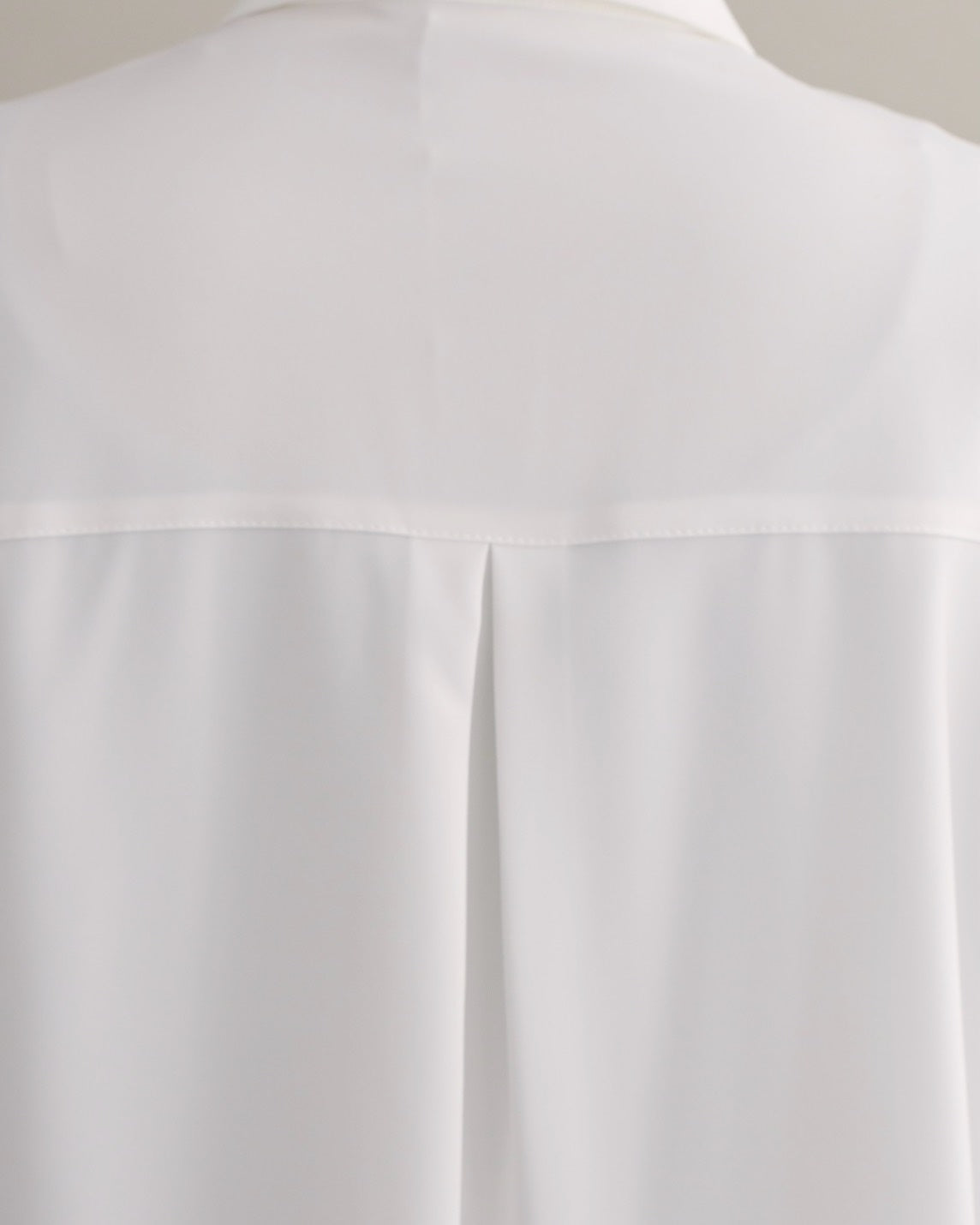 アシンメトリーレースシャツ