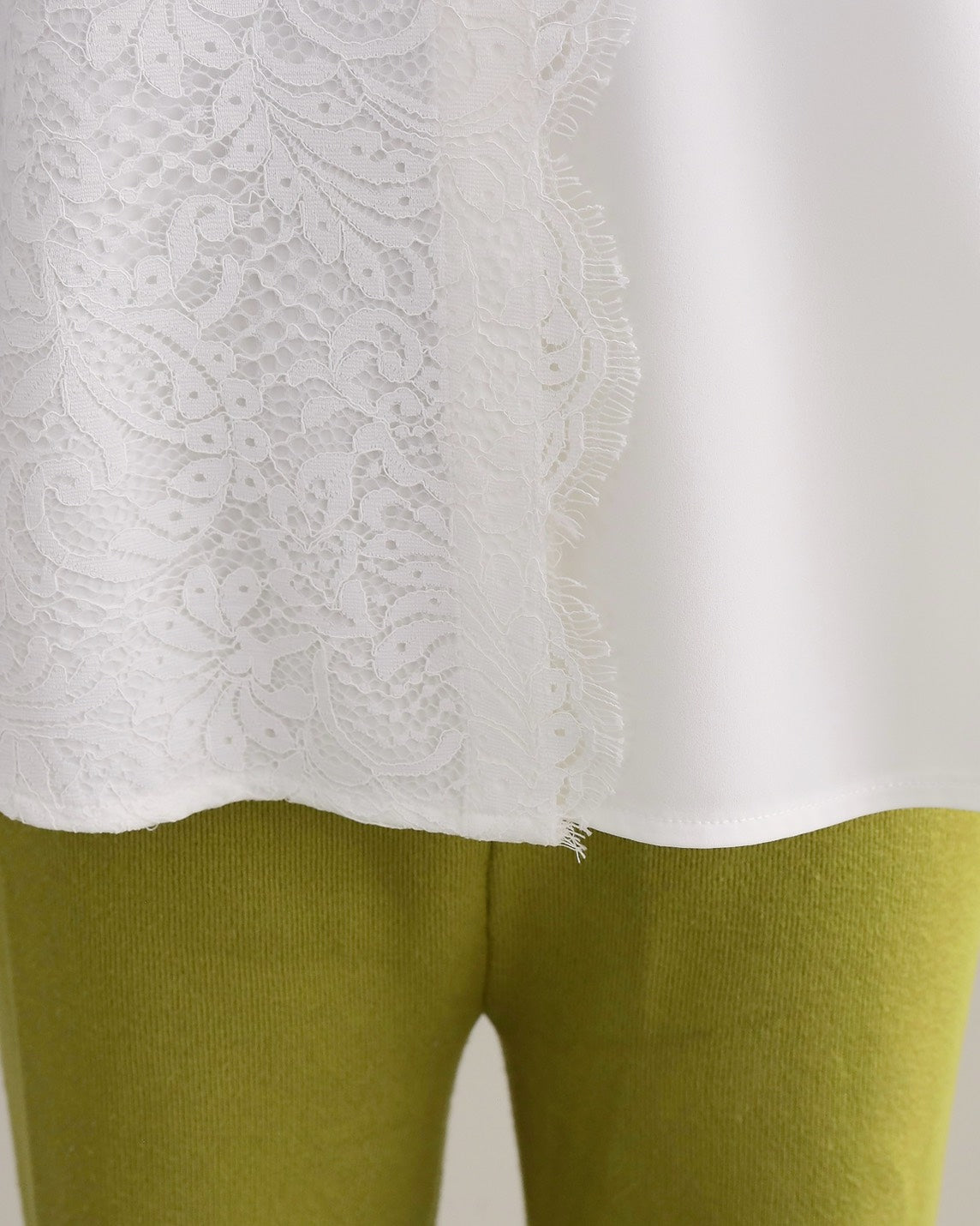 アシンメトリーレースシャツ