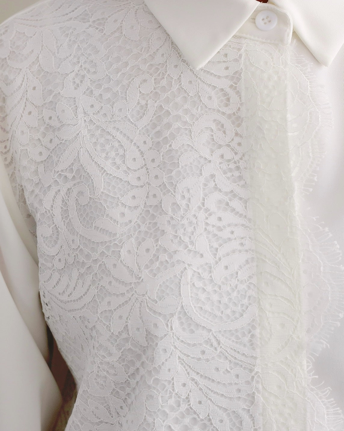 アシンメトリーレースシャツ