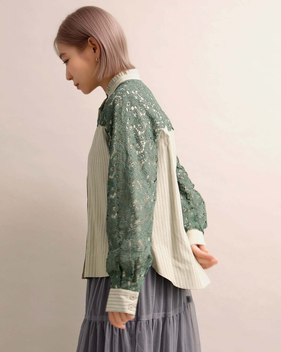 レースコンビ・スタンドカラーブラウス