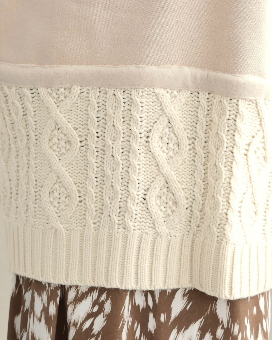 ケーブルニット切替フーディープルオーバー