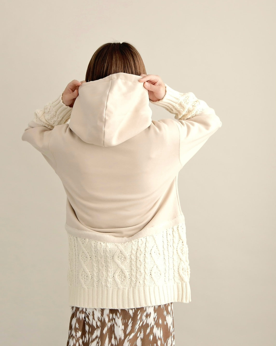 ケーブルニット切替フーディープルオーバー