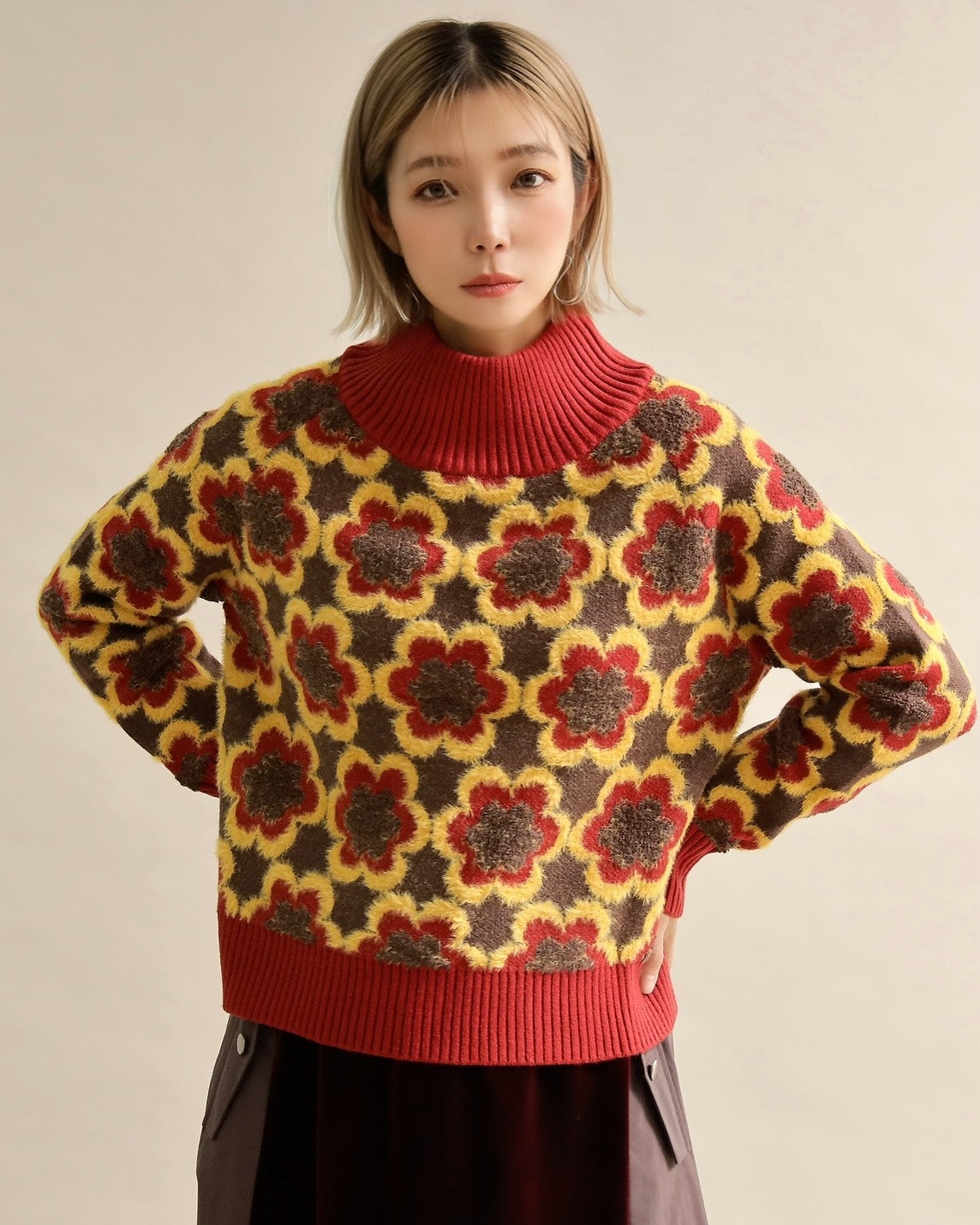 レトロフラワーハイネックニット