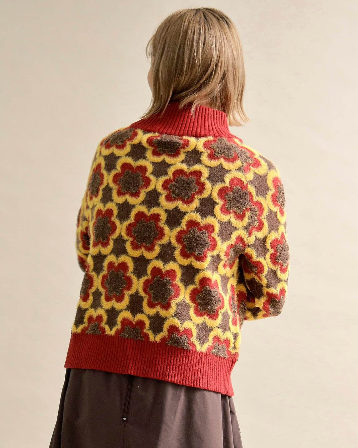 レトロフラワーハイネックニット