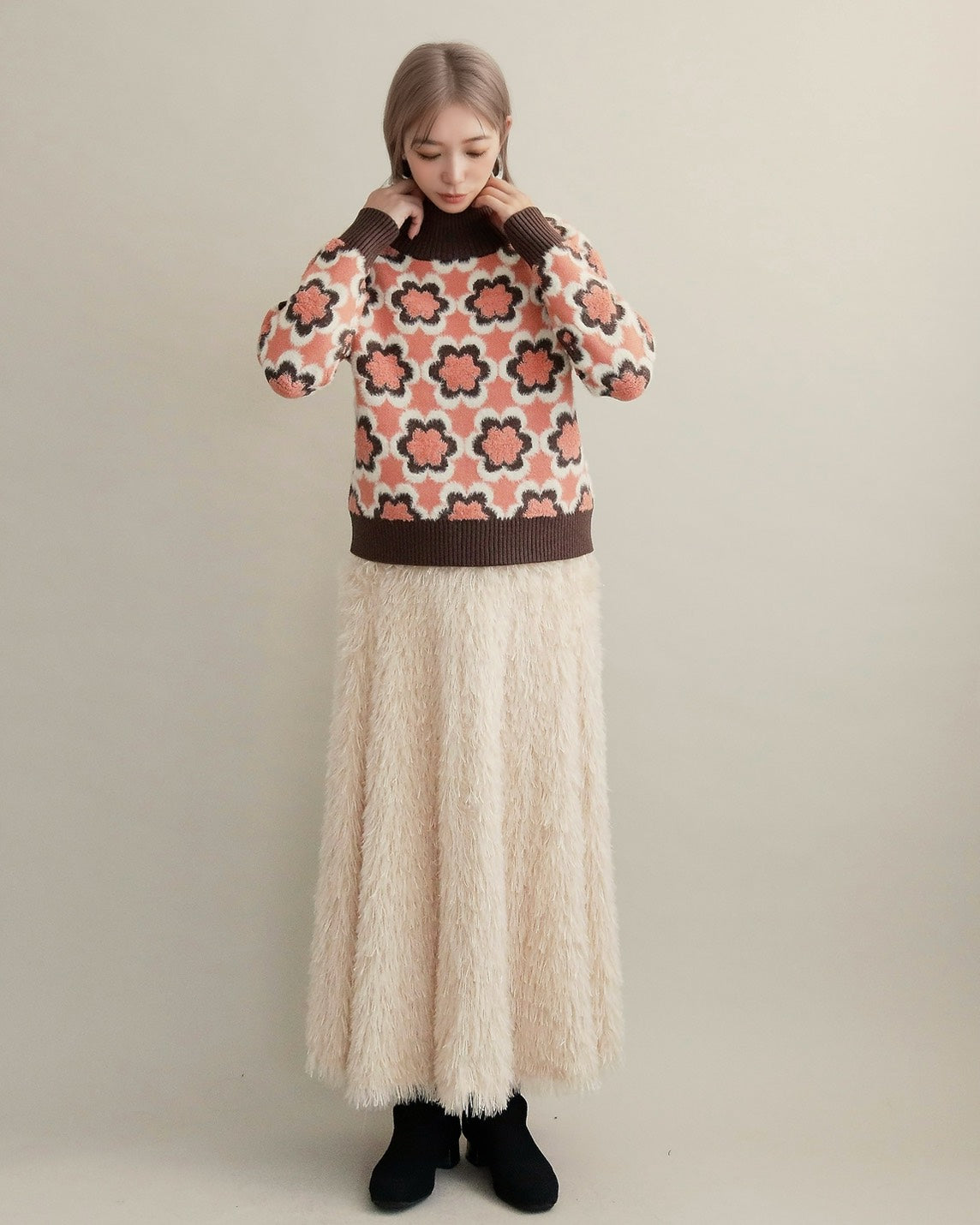 レトロフラワーハイネックニット