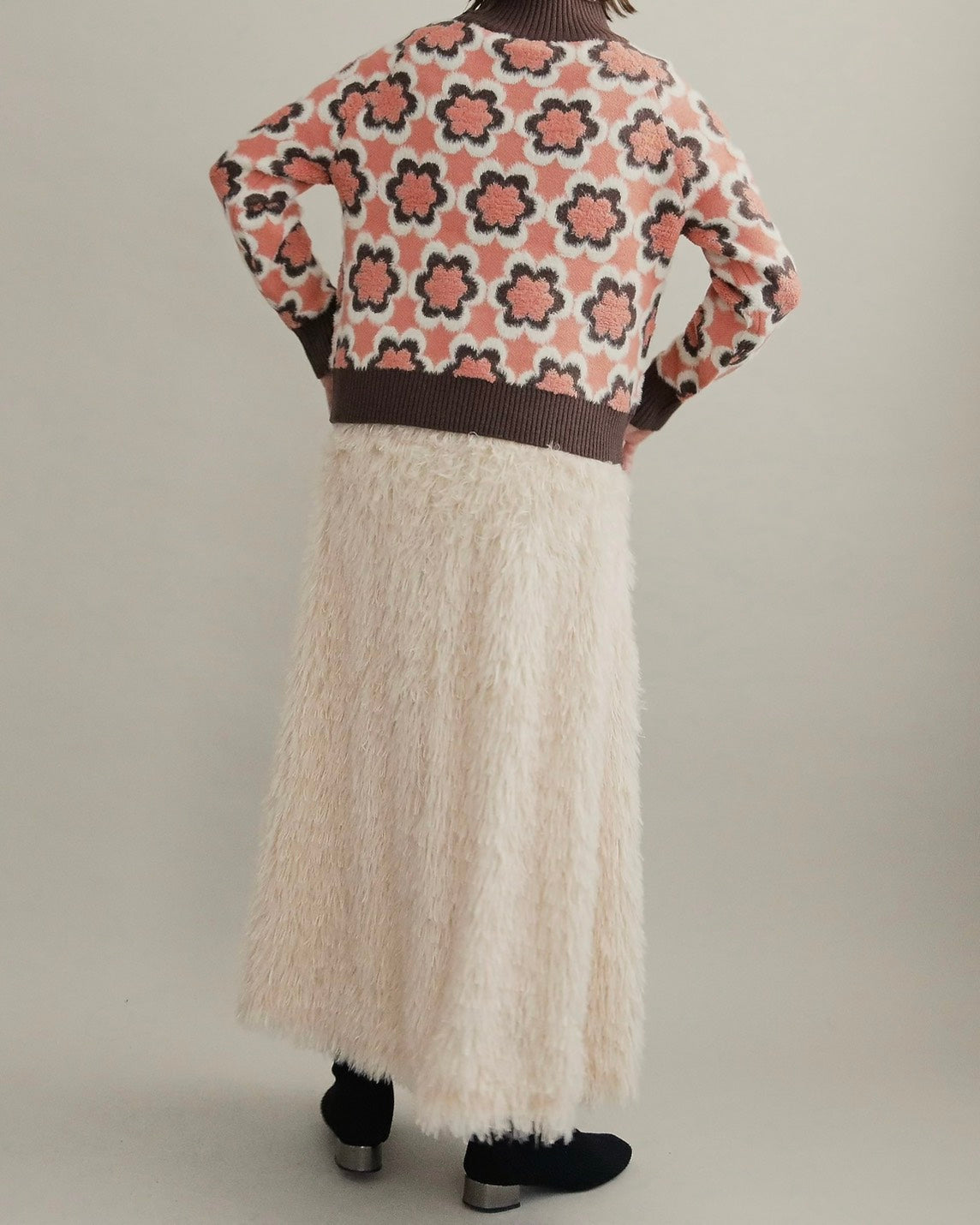 レトロフラワーハイネックニット