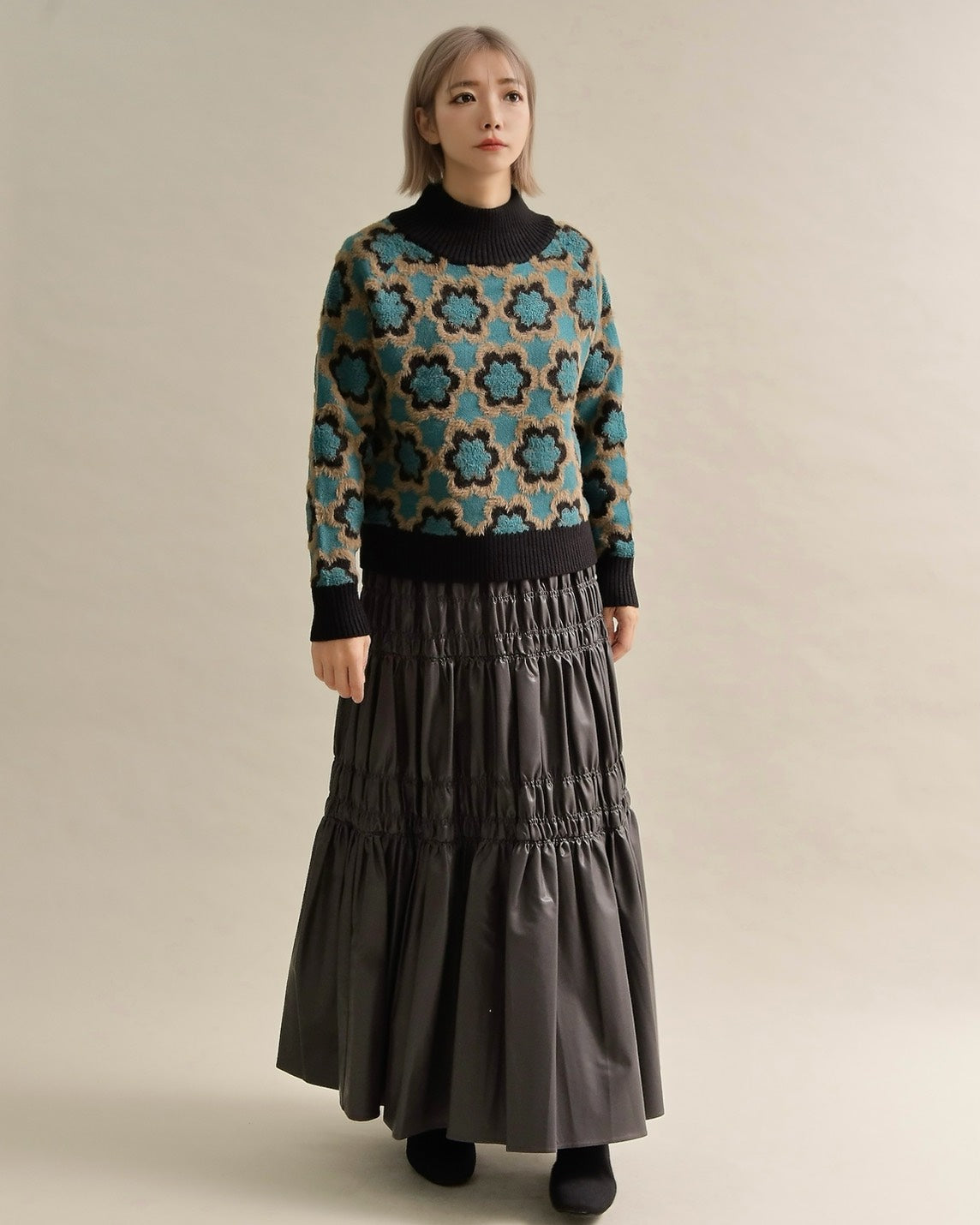 レトロフラワーハイネックニット